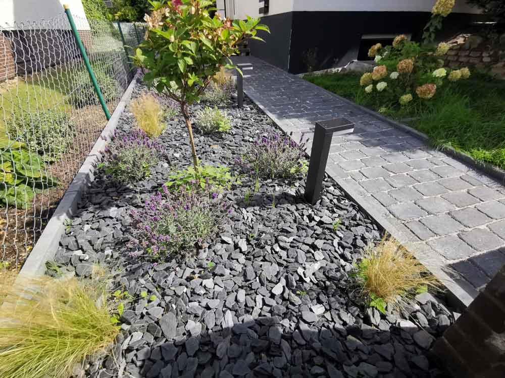 Fertig gestalteter Garten von Bazid Daoud GaLaBau in Sehnde