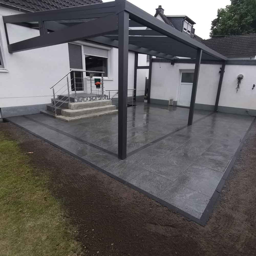Fertige überdachte Terrasse